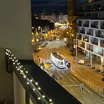 Paris Yard With Free Parking *