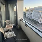 Paris Yard With Free Parking * דברצן