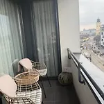 Paris Yard With Free Parking Apartment *