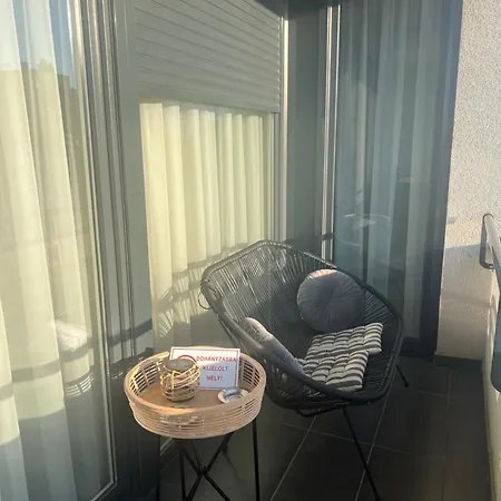 Lejlighed Paris Yard With Free Parking Debrecen