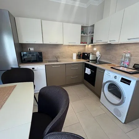 Paris-yard-apartman With Free Parking Lägenhet *