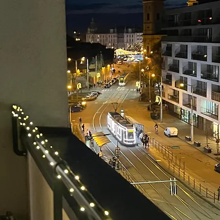 Paris Yard With Free Parking *