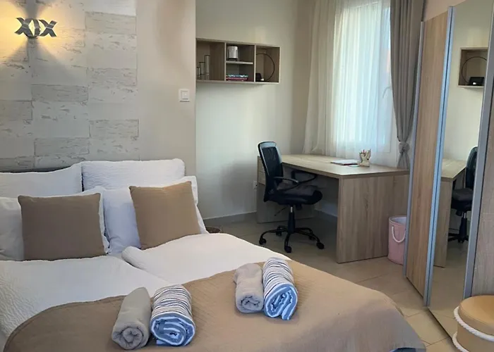 Апартаменты Paris Yard With Free Parking *