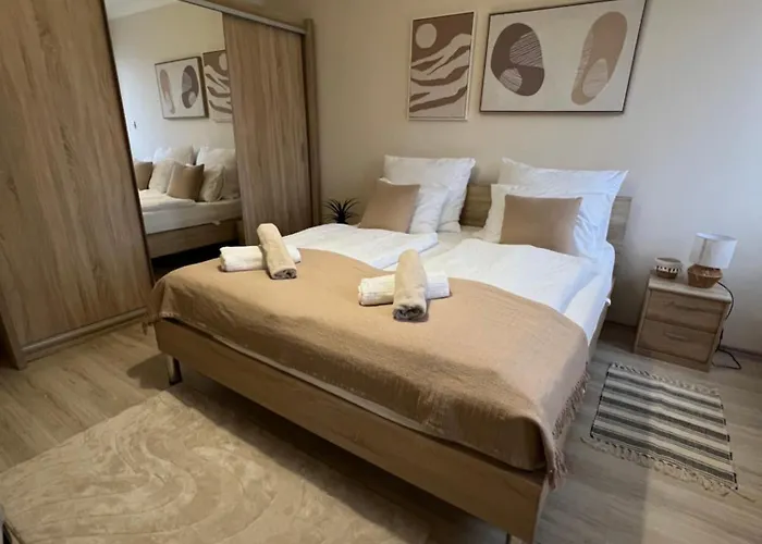 Paris Yard With Free Parking * Дебрецен