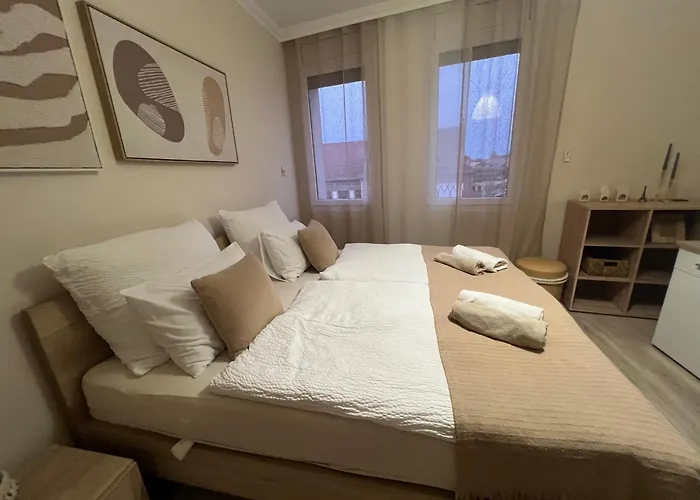 Paris Yard With Free Parking Апартаменты